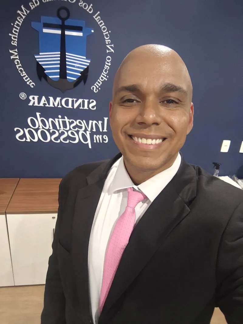 Luis Gustavo, Segundo Oficial de Náutica